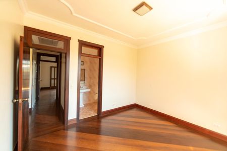 Casa de condomínio para alugar com 750m², 6 quartos e 4 vagas Casa de condomínio para alugar com 750m², 6 quartos e 4 vagasSuíte 4