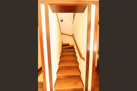 Casa de condomínio para alugar com 750m², 6 quartos e 4 vagas