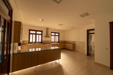 Casa de condomínio para alugar com 750m², 6 quartos e 4 vagas Casa de condomínio para alugar com 750m², 6 quartos e 4 vagasCozinha