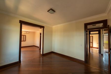 Casa de condomínio para alugar com 750m², 6 quartos e 4 vagas Casa de condomínio para alugar com 750m², 6 quartos e 4 vagasSuíte 3