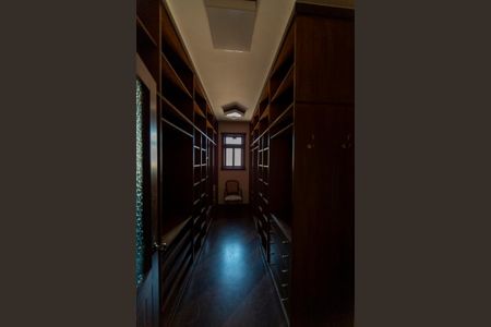 Casa de condomínio para alugar com 750m², 6 quartos e 4 vagas Casa de condomínio para alugar com 750m², 6 quartos e 4 vagasCorredor