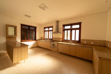 Casa de condomínio para alugar com 750m², 6 quartos e 4 vagas Casa de condomínio para alugar com 750m², 6 quartos e 4 vagasCozinha