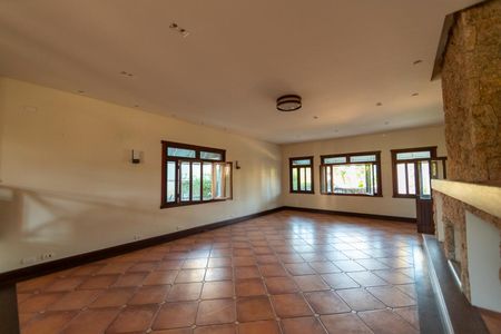 Casa de condomínio para alugar com 750m², 6 quartos e 4 vagas Casa de condomínio para alugar com 750m², 6 quartos e 4 vagasSala