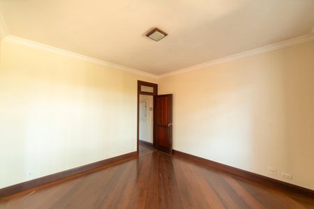 Casa de condomínio para alugar com 750m², 6 quartos e 4 vagas Casa de condomínio para alugar com 750m², 6 quartos e 4 vagasSuíte 3