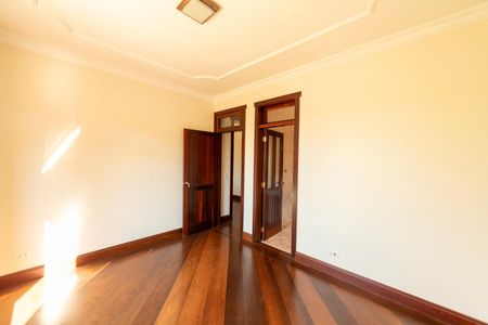 Casa de condomínio para alugar com 750m², 6 quartos e 4 vagas Casa de condomínio para alugar com 750m², 6 quartos e 4 vagasSuíte 4