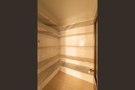 Casa de condomínio para alugar com 750m², 6 quartos e 4 vagas Casa de condomínio para alugar com 750m², 6 quartos e 4 vagasDespensa