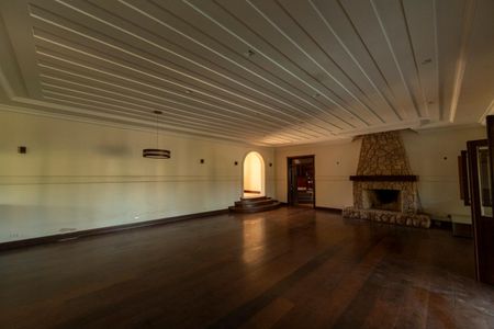 Casa de condomínio para alugar com 750m², 6 quartos e 4 vagas Casa de condomínio para alugar com 750m², 6 quartos e 4 vagasSala