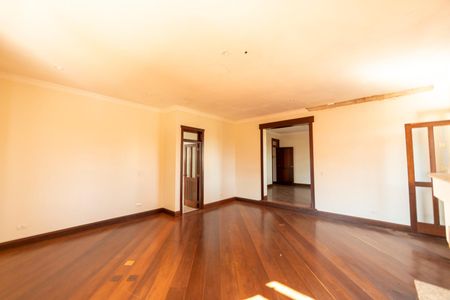 Casa de condomínio para alugar com 750m², 6 quartos e 4 vagas Casa de condomínio para alugar com 750m², 6 quartos e 4 vagasSuíte 4