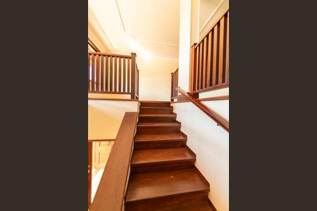 Casa de condomínio para alugar com 750m², 6 quartos e 4 vagas