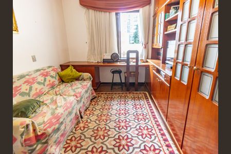 Apartamento à venda com 125m², 4 quartos e 2 vagasQuarto 2