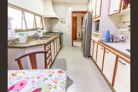 Apartamento à venda com 125m², 4 quartos e 2 vagasCozinha