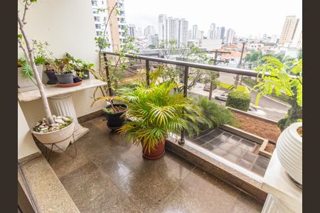 Apartamento à venda com 125m², 4 quartos e 2 vagasVaranda