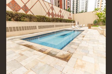 Apartamento à venda com 125m², 4 quartos e 2 vagasÁrea comum - Piscina