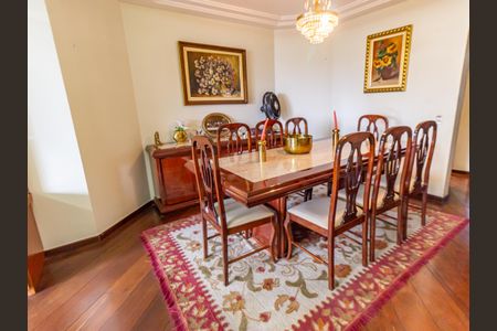 Apartamento à venda com 125m², 4 quartos e 2 vagasSala