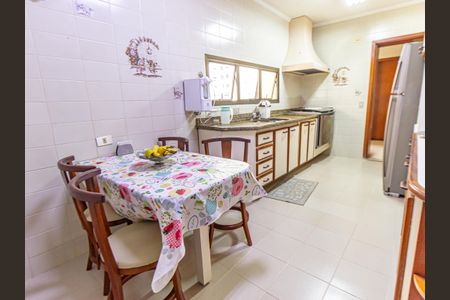 Apartamento à venda com 125m², 4 quartos e 2 vagasCozinha