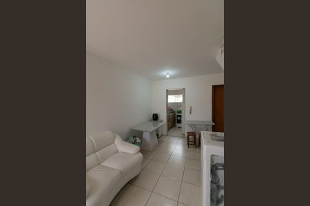 Casa à venda com 70m², 2 quartos e 1 vaga Casa à venda com 70m², 2 quartos e 1 vagaSala