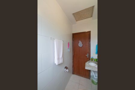 Casa à venda com 70m², 2 quartos e 1 vaga Casa à venda com 70m², 2 quartos e 1 vagaBanheiro