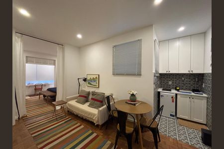 Studio à venda com 40m², 1 quarto e sem vagaSala/cozinha americana