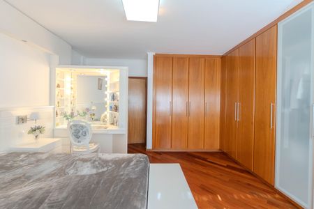 Apartamento à venda com 186m², 3 quartos e 2 vagasSuíte master