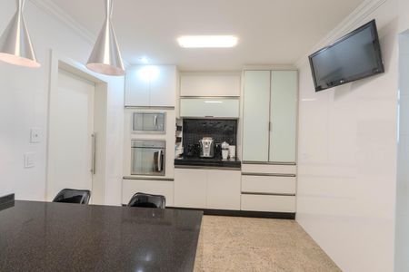 Apartamento à venda com 186m², 3 quartos e 2 vagasCozinha