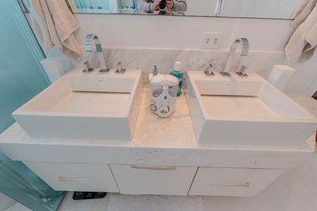 Apartamento à venda com 186m², 3 quartos e 2 vagasBanheiro da suíte master