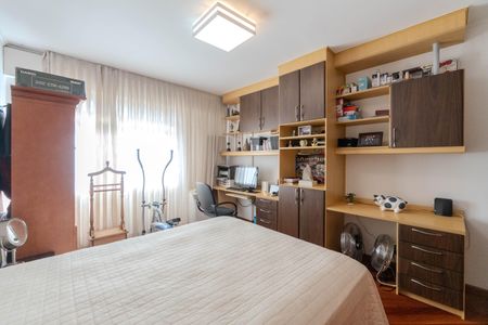 Apartamento à venda com 186m², 3 quartos e 2 vagasQuarto