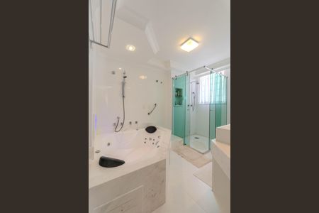 Apartamento à venda com 186m², 3 quartos e 2 vagasBanheiro da suíte master