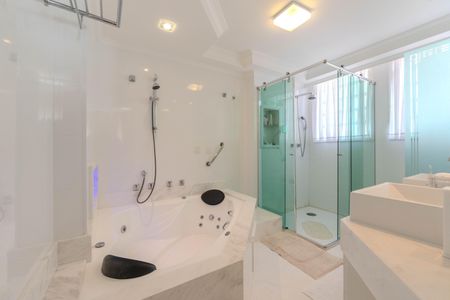 Apartamento à venda com 186m², 3 quartos e 2 vagasBanheiro da suíte master