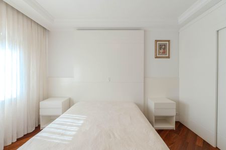 Apartamento à venda com 186m², 3 quartos e 2 vagasSuíte 1