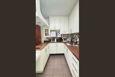 Apartamento à venda com 107m², 3 quartos e 2 vagasCozinha