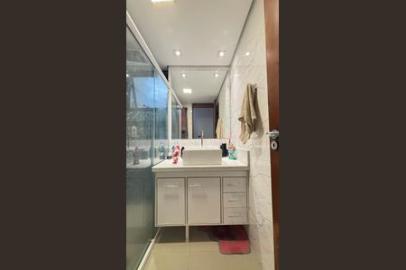 Apartamento à venda com 107m², 3 quartos e 2 vagasBanheiro