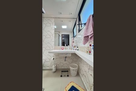 Apartamento à venda com 107m², 3 quartos e 2 vagasBanheiro da Suíte