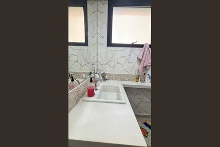 Apartamento à venda com 107m², 3 quartos e 2 vagasBanheiro da Suíte