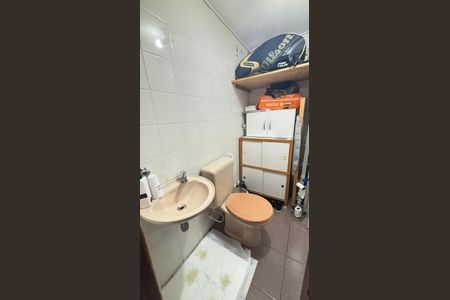 Apartamento à venda com 107m², 3 quartos e 2 vagasBanheiro de Serviço