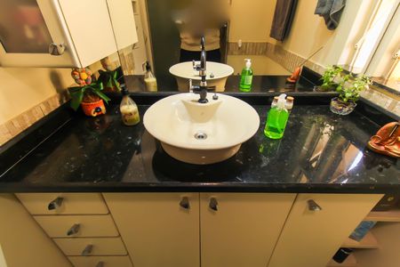 Apartamento à venda com 65m², 2 quartos e 1 vaga Apartamento à venda com 65m², 2 quartos e 1 vagaBanheiro