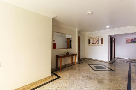 Apartamento à venda com 65m², 2 quartos e 1 vaga Apartamento à venda com 65m², 2 quartos e 1 vagaHall