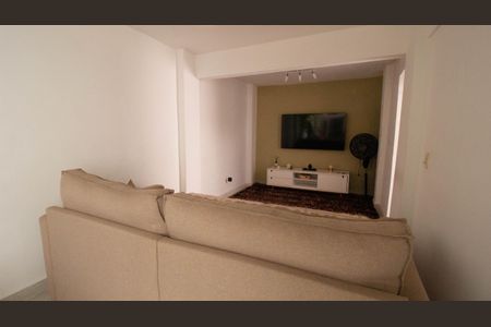 Casa à venda com 325m², 5 quartos e 1 vagaÁrea de TV