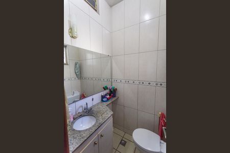 Casa à venda com 172m², 3 quartos e 2 vagas Casa à venda com 172m², 3 quartos e 2 vagasLavabo