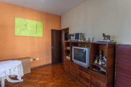 Casa à venda com 172m², 3 quartos e 2 vagas Casa à venda com 172m², 3 quartos e 2 vagasSala