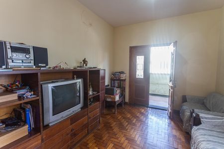 Casa à venda com 172m², 3 quartos e 2 vagas Casa à venda com 172m², 3 quartos e 2 vagasSala