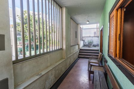 Casa à venda com 172m², 3 quartos e 2 vagas Casa à venda com 172m², 3 quartos e 2 vagasEntrada Principal