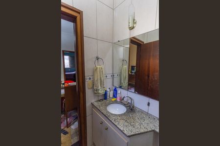 Casa à venda com 172m², 3 quartos e 2 vagas Casa à venda com 172m², 3 quartos e 2 vagasLavabo