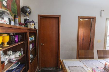 Casa à venda com 172m², 3 quartos e 2 vagas Casa à venda com 172m², 3 quartos e 2 vagasCopa