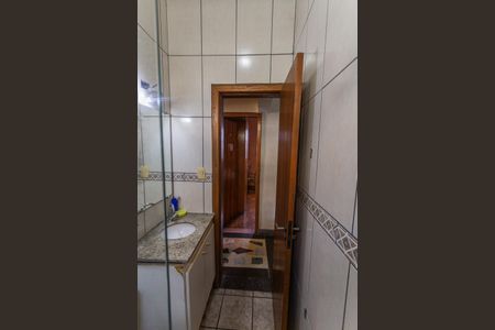 Casa à venda com 172m², 3 quartos e 2 vagas Casa à venda com 172m², 3 quartos e 2 vagasBanheiro Social