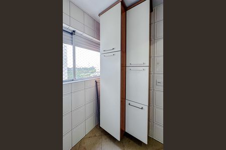 Apartamento para alugar com 70m², 3 quartos e 1 vagaÁrea de Serviço