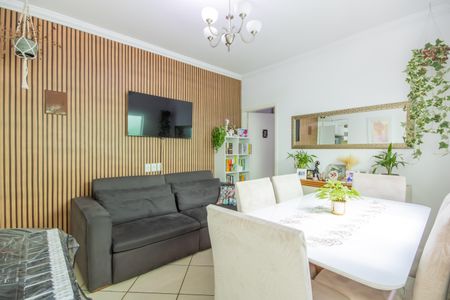 Casa à venda com 125m², 2 quartos e 2 vagas Casa à venda com 125m², 2 quartos e 2 vagasSala