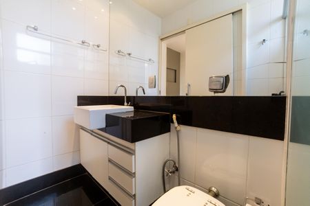 Apartamento à venda com 88m², 2 quartos e 1 vaga Apartamento à venda com 88m², 2 quartos e 1 vagaBanheiro da Suíte 2
