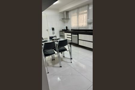 Apartamento à venda com 210m², 4 quartos e 3 vagasCozinha