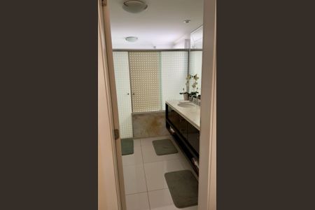 Apartamento à venda com 210m², 4 quartos e 3 vagasBanheiro