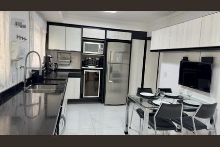 Apartamento à venda com 210m², 4 quartos e 3 vagasCozinha